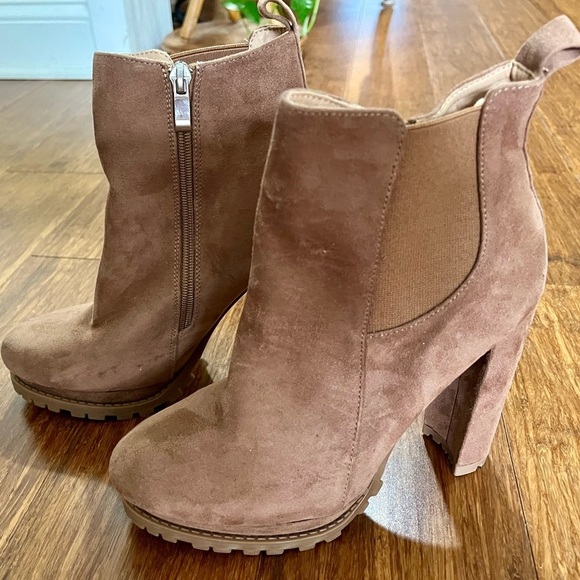 New Boots Platform Caramel Tan Sueded Lug Sole Stacked High Heel 7.5 High Ankle - Picture 4 of 12